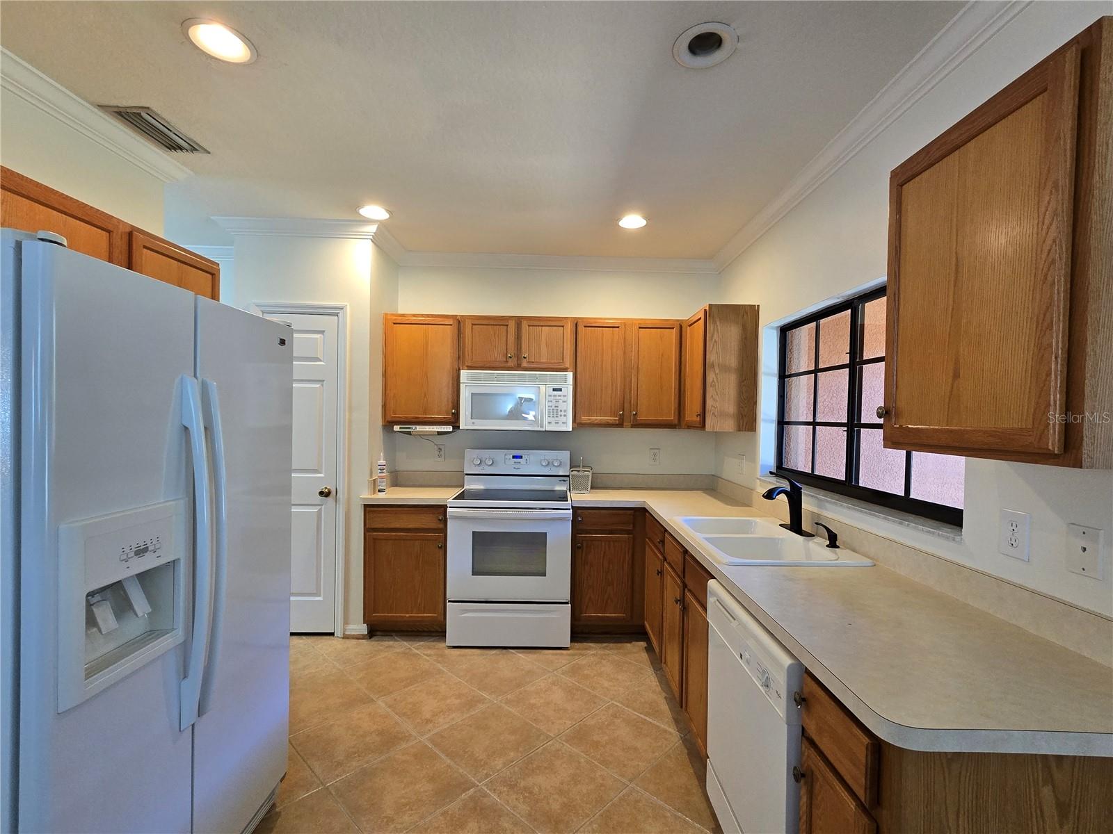 MEADOW POINTE PRCL 16 UNIT 3B - Residential Lease