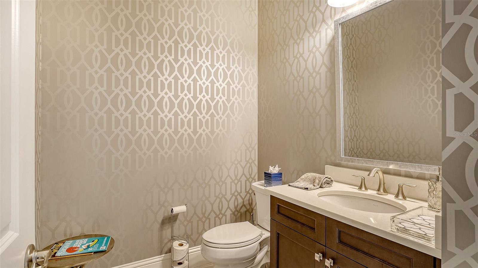 ESPLANADE PH IV - Residential Lease