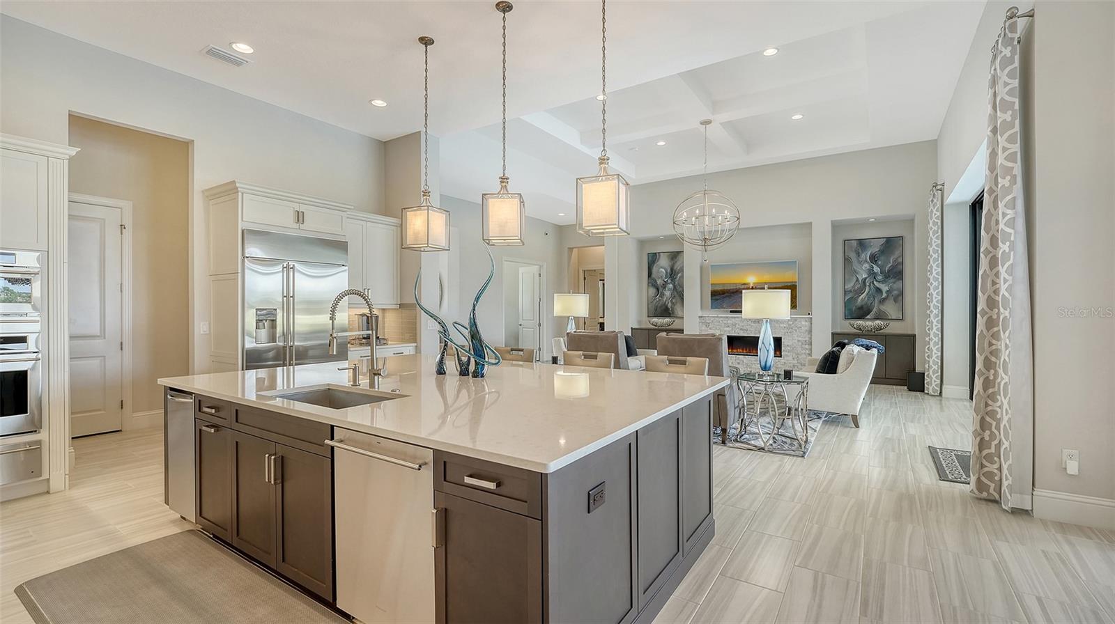 ESPLANADE PH IV - Residential Lease