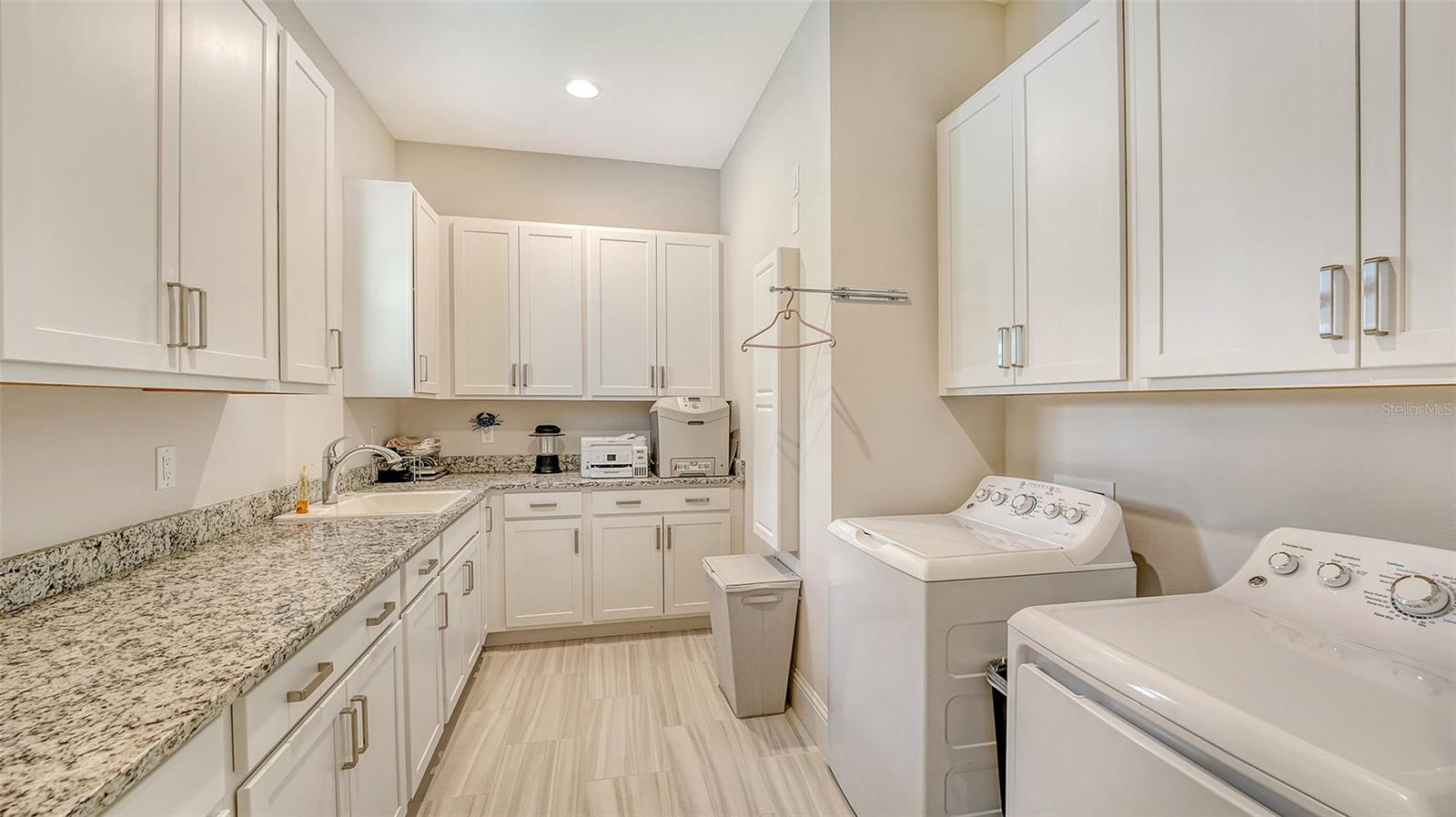 ESPLANADE PH IV - Residential Lease