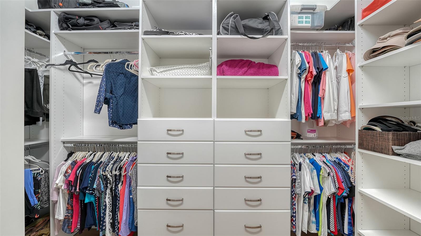 ESPLANADE PH IV - Residential Lease