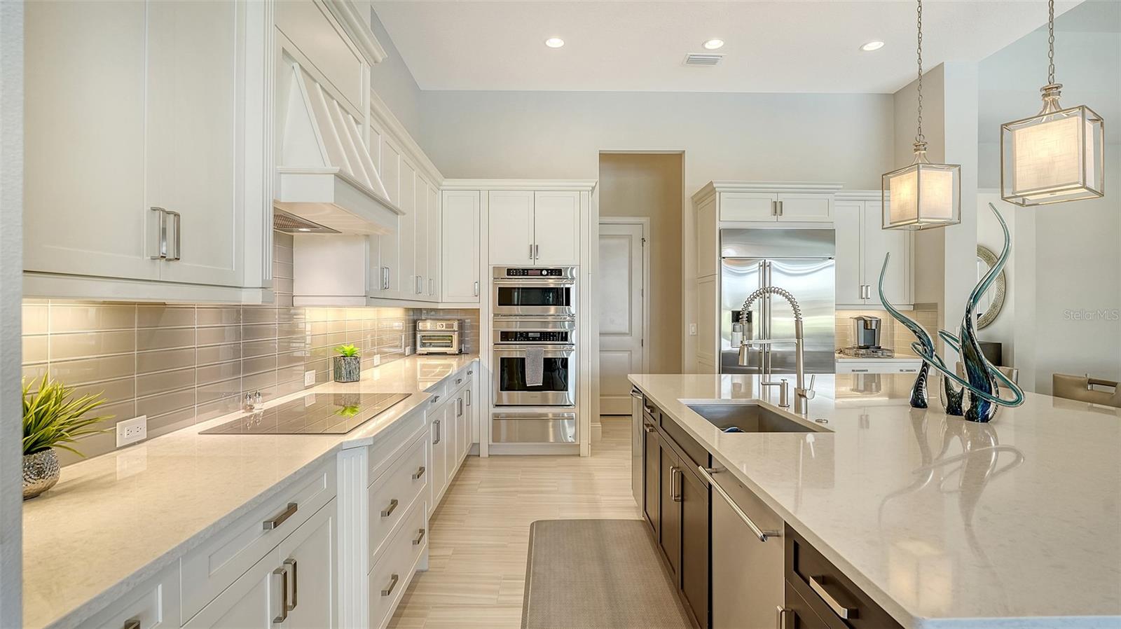 ESPLANADE PH IV - Residential Lease