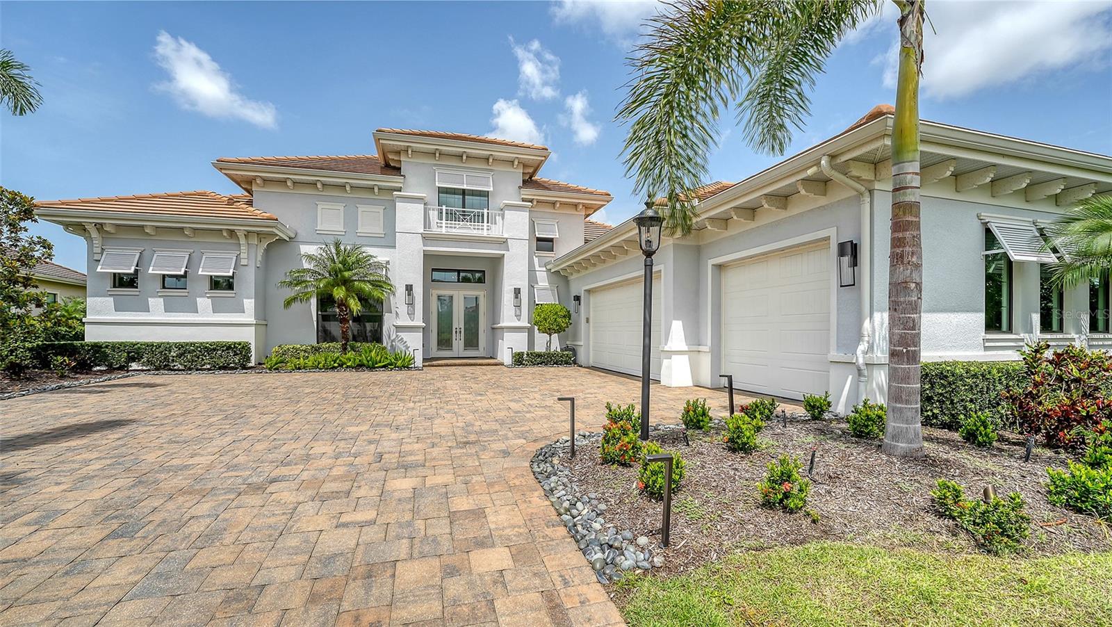 ESPLANADE PH IV - Residential Lease