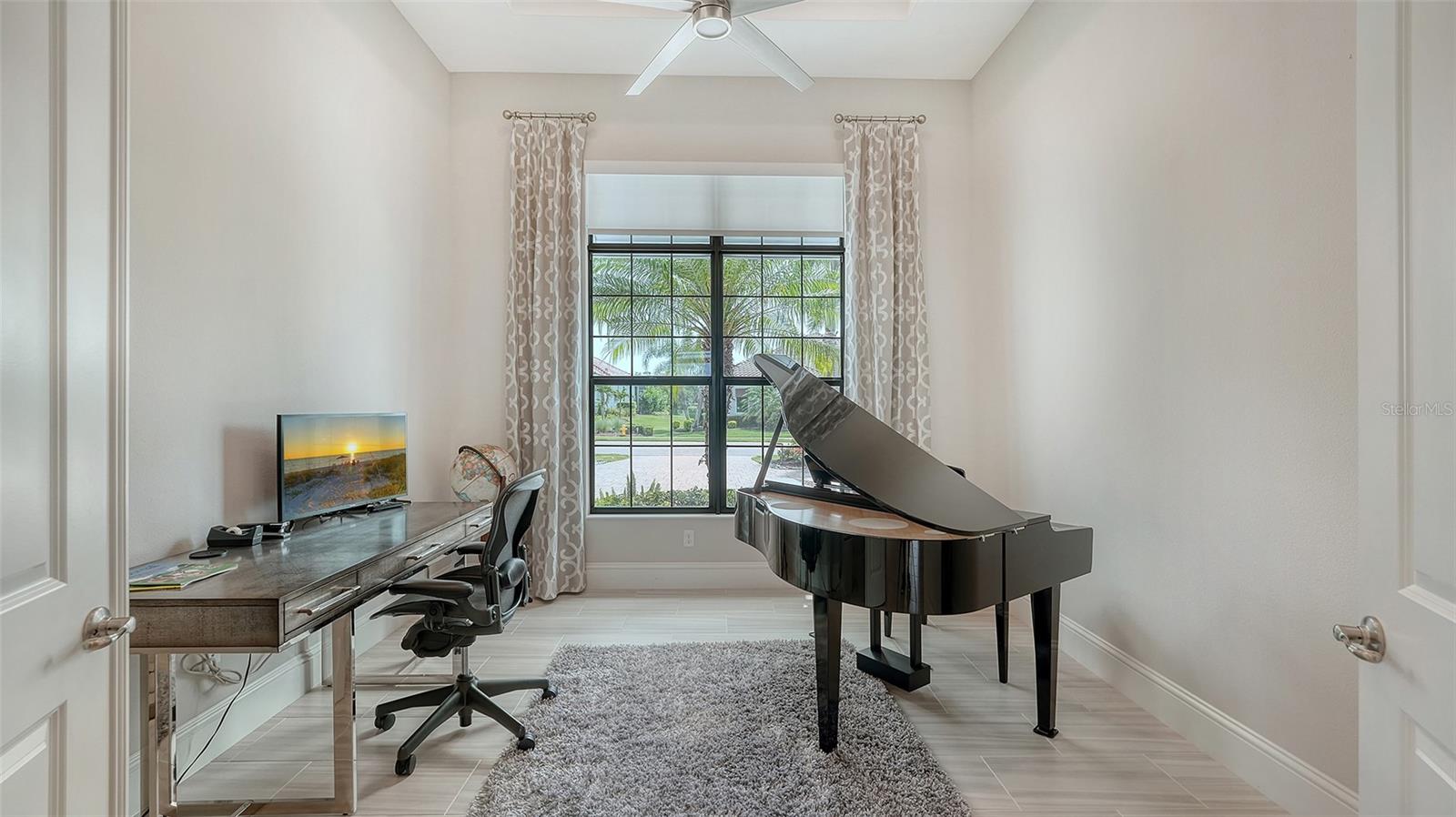 ESPLANADE PH IV - Residential Lease