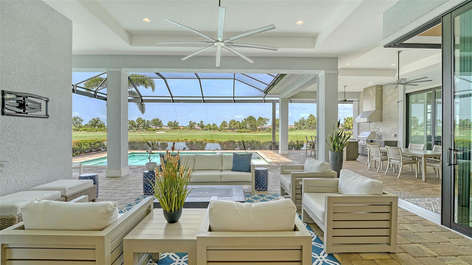 ESPLANADE PH IV - Residential Lease