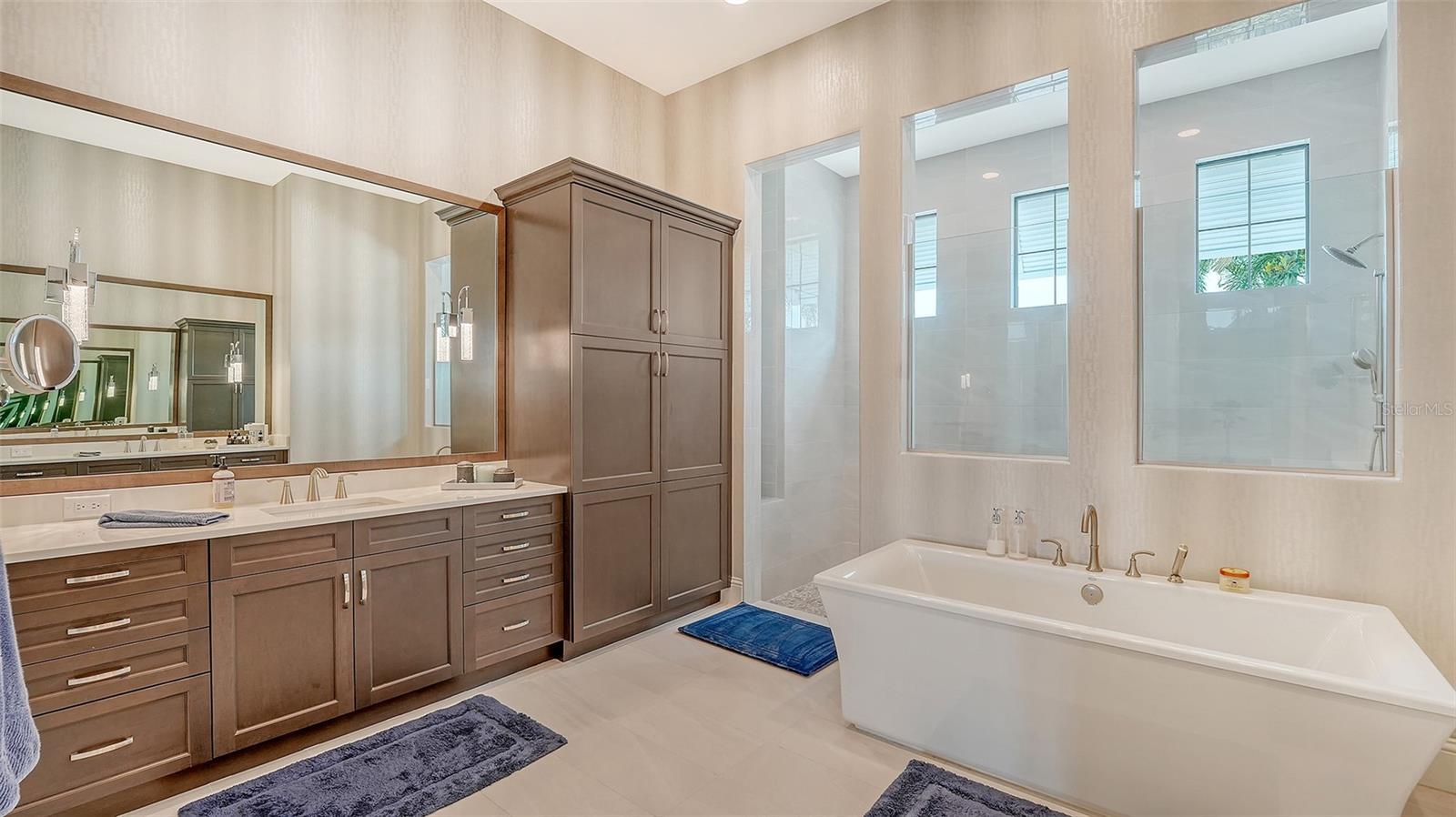 ESPLANADE PH IV - Residential Lease