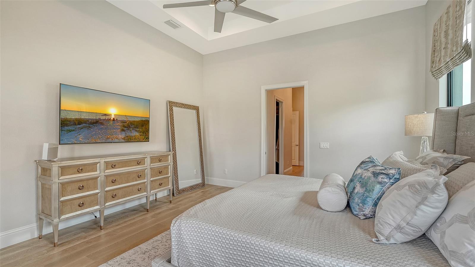 ESPLANADE PH IV - Residential Lease