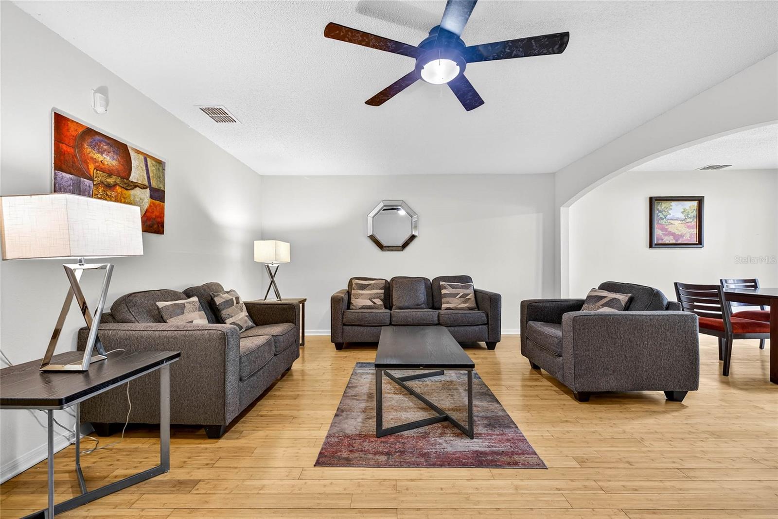 ASHBURN SQUARE TOWNHOMES - Residential