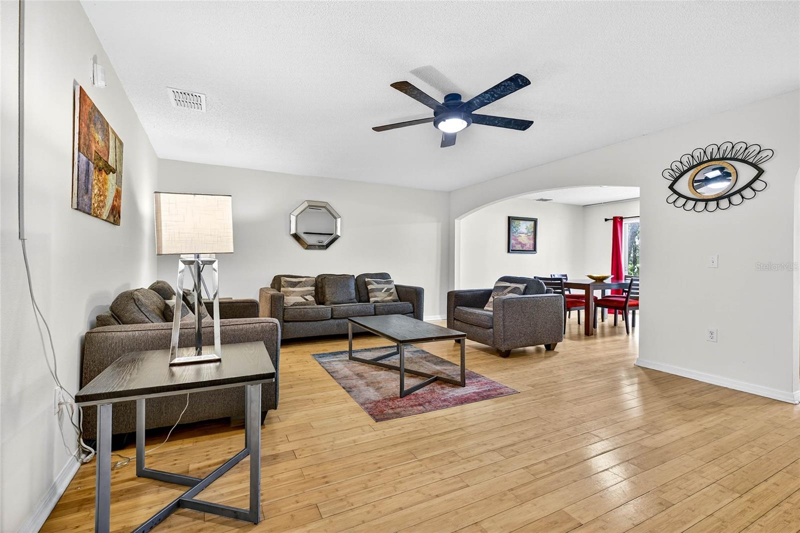 ASHBURN SQUARE TOWNHOMES - Residential