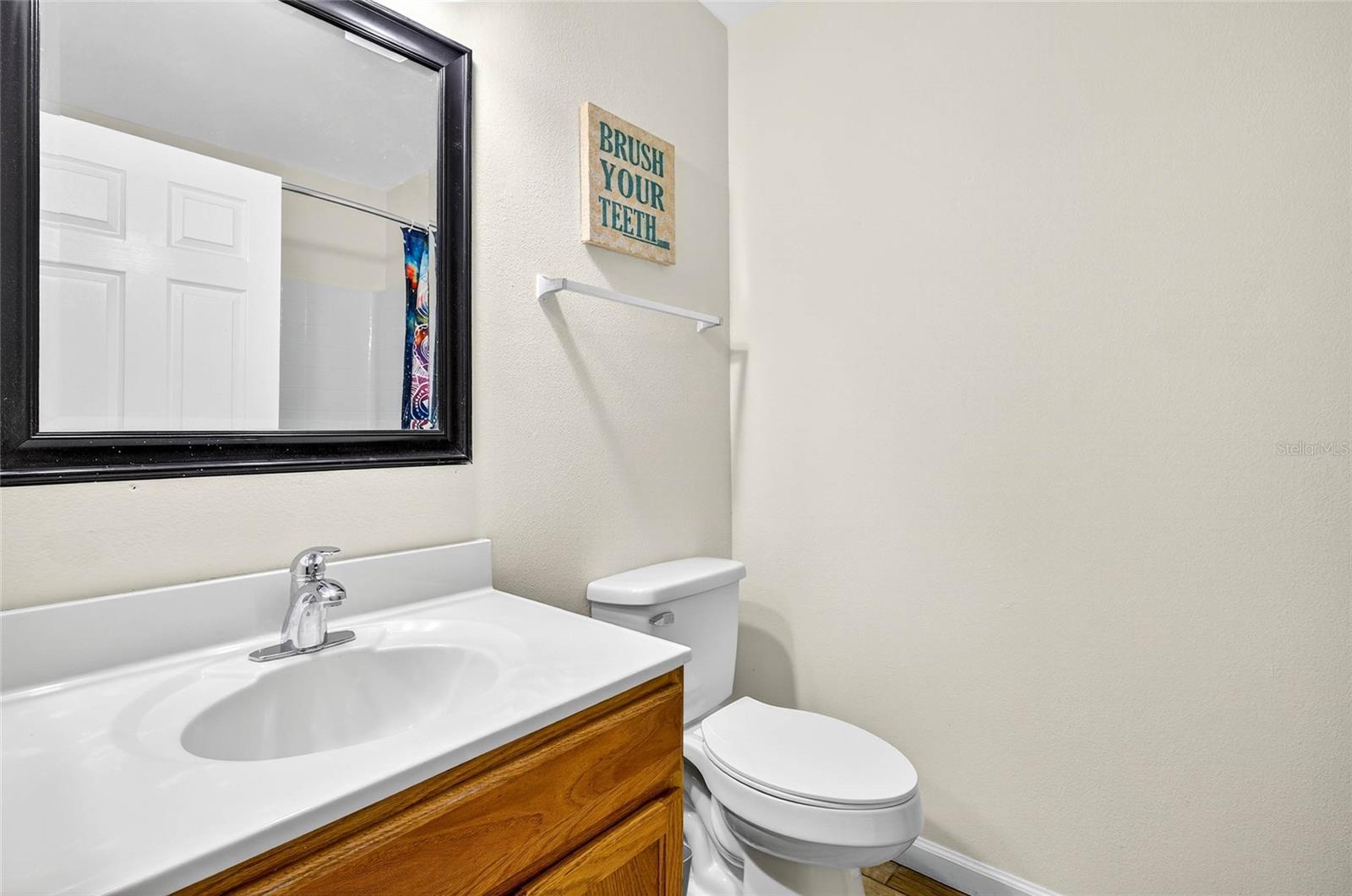 ASHBURN SQUARE TOWNHOMES - Residential