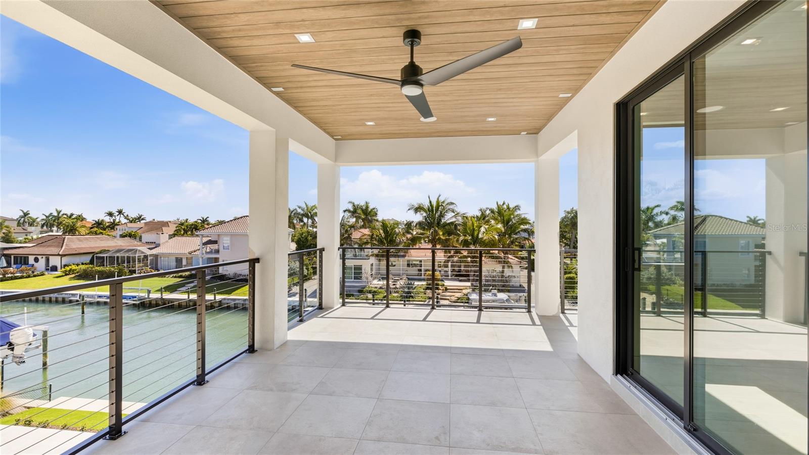 COUNTRY CLUB SHORES SEC 02 - Residential