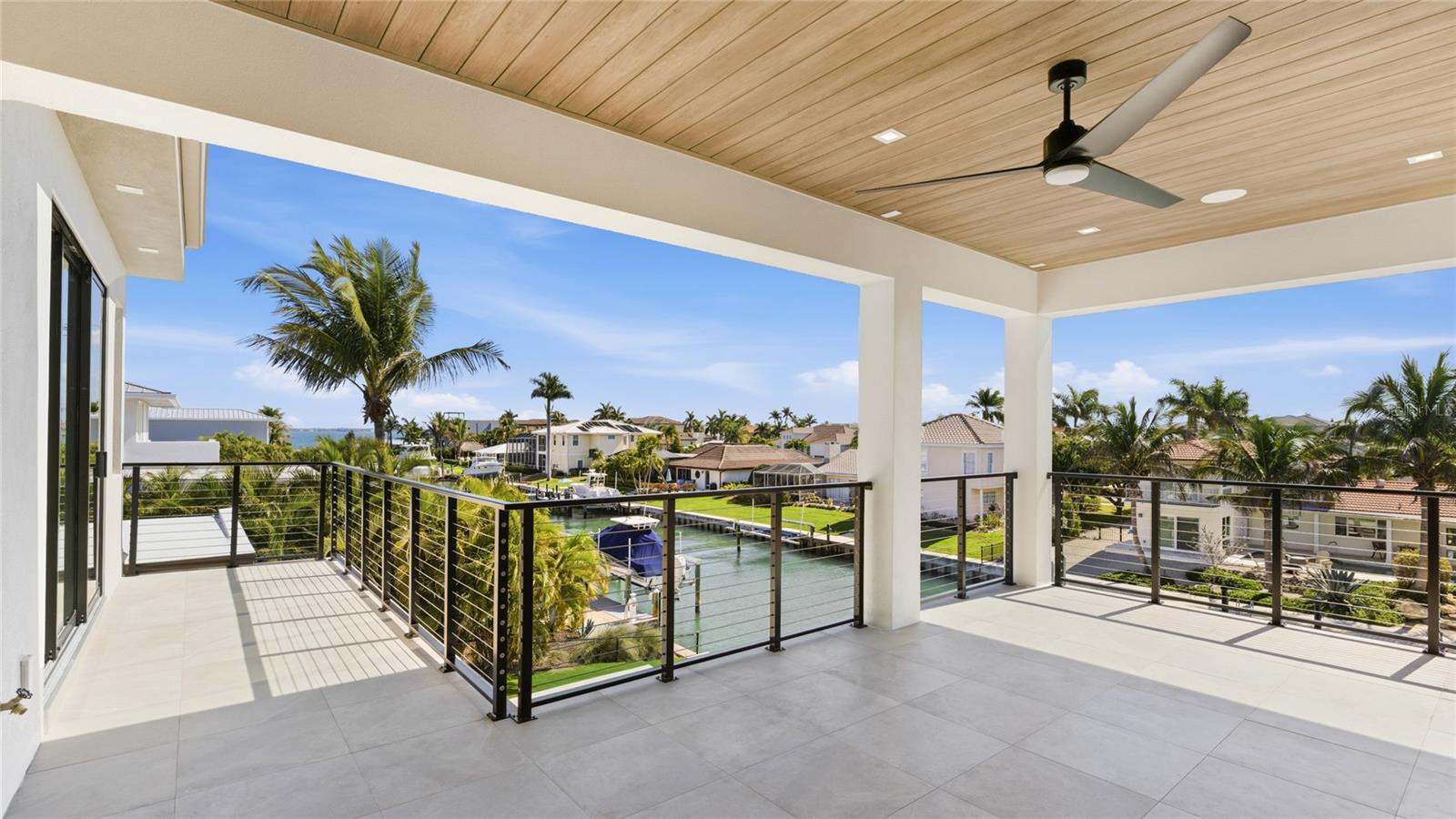 COUNTRY CLUB SHORES SEC 02 - Residential