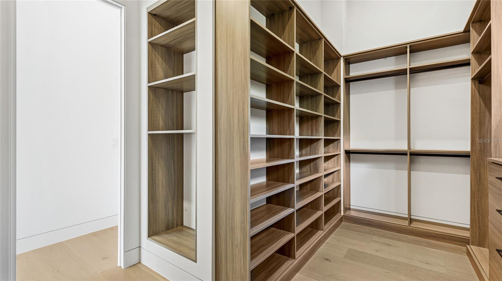 COUNTRY CLUB SHORES SEC 02 - Residential