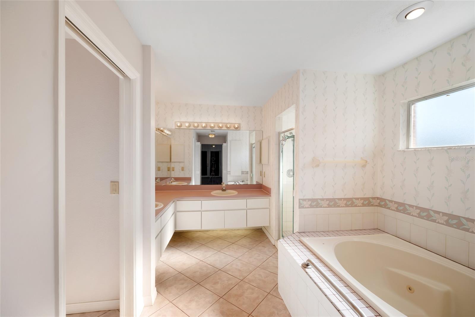 RIVER CROSSING - Residential