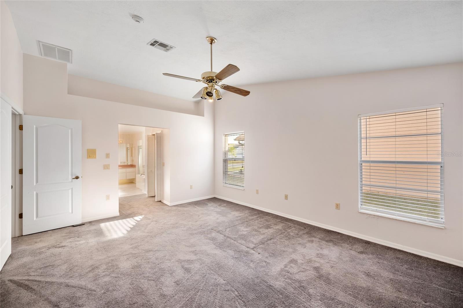 RIVER CROSSING - Residential