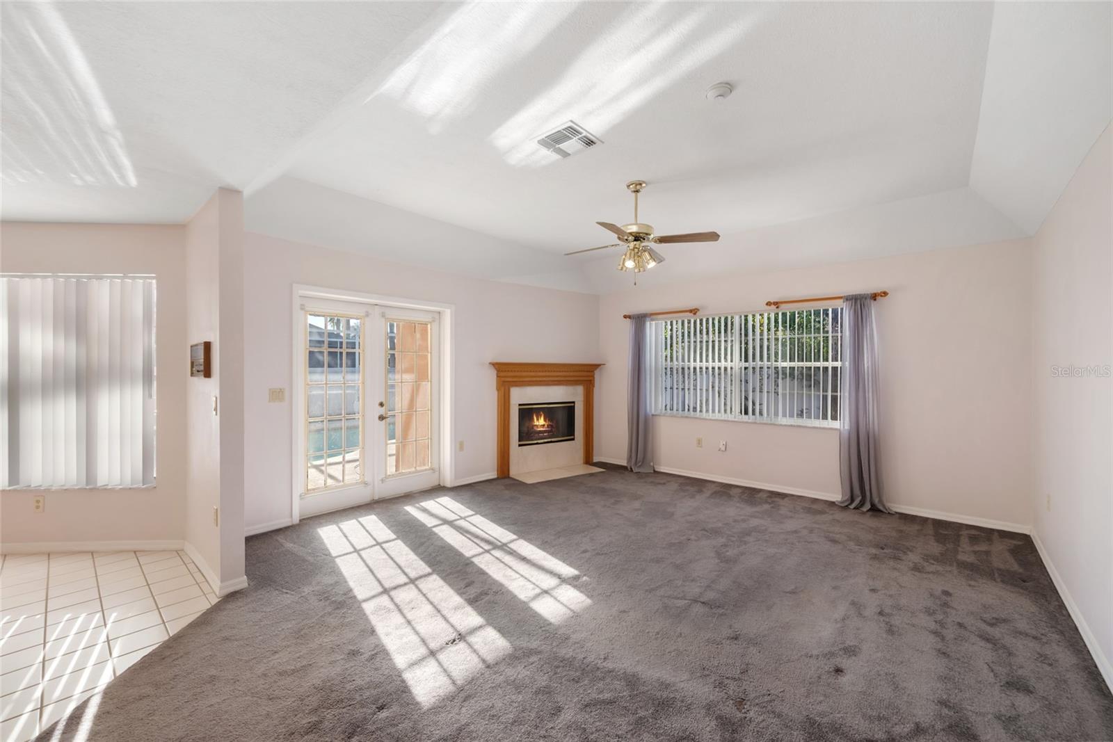 RIVER CROSSING - Residential