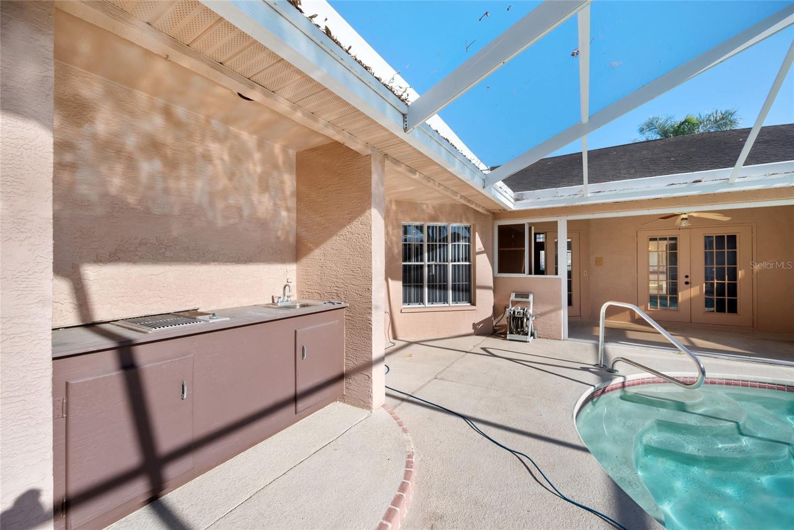 RIVER CROSSING - Residential