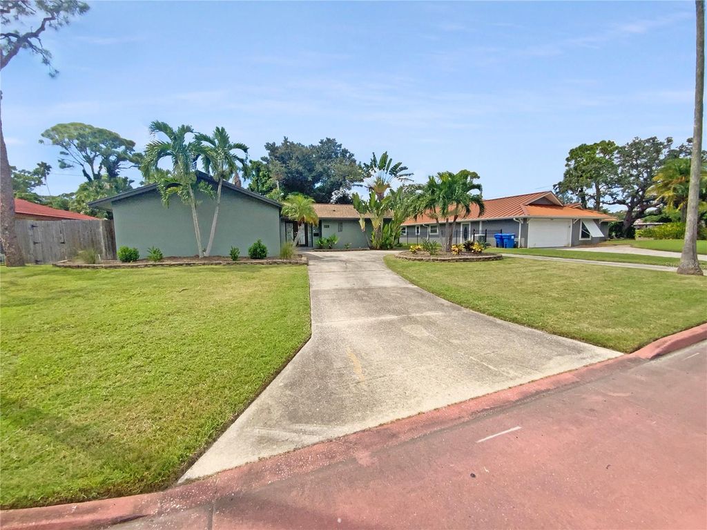 Photo of 7019 10th Street S, St Petersburg, FL 33705 (MLS # O6346551)