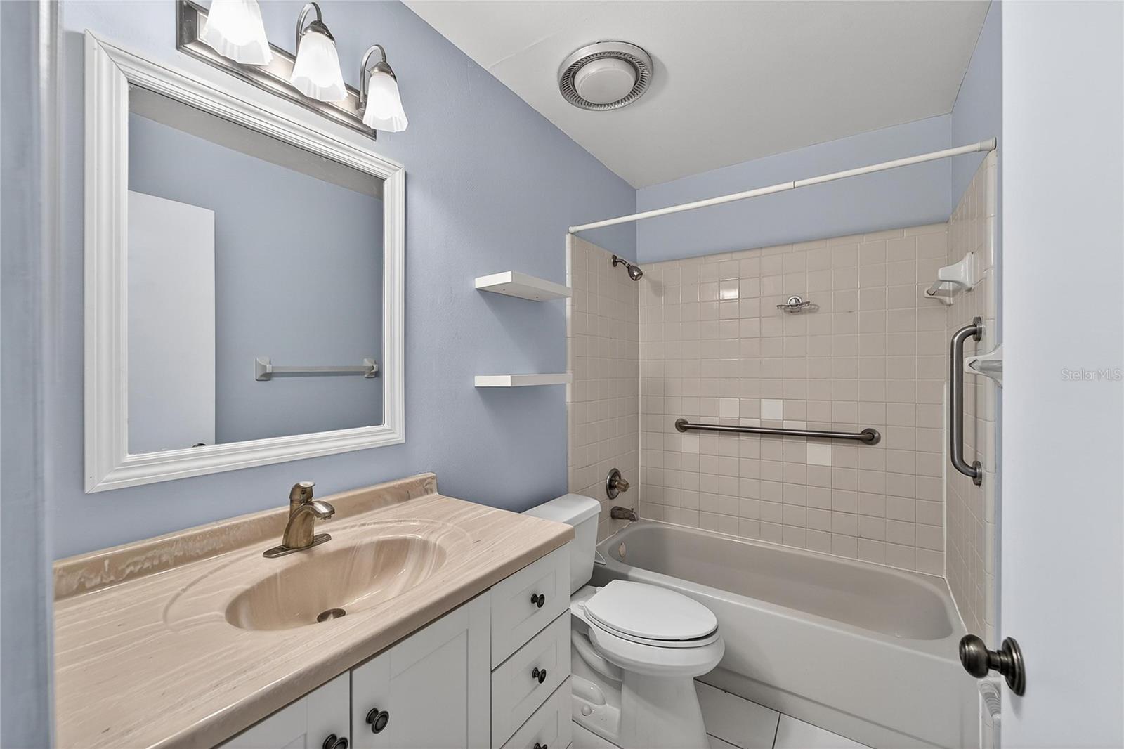 IDLEWOOD CONDO PH 2 - Residential