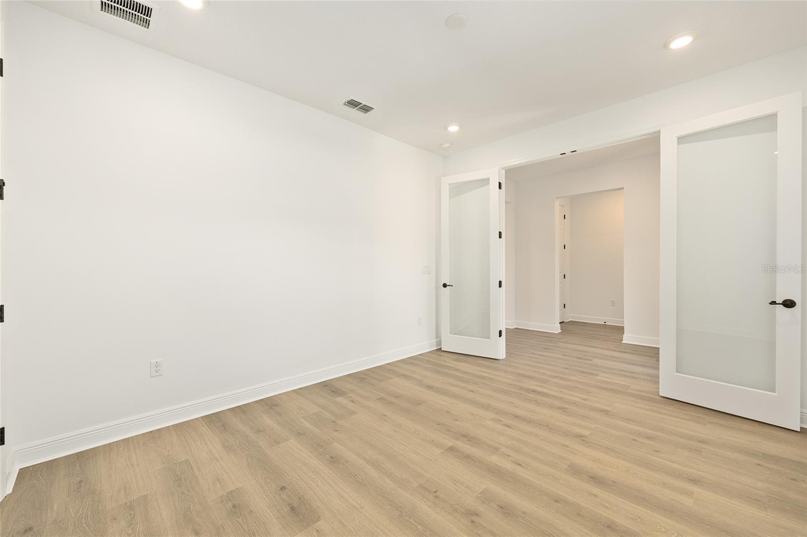 ON TOP OF THE WORLD - Residential