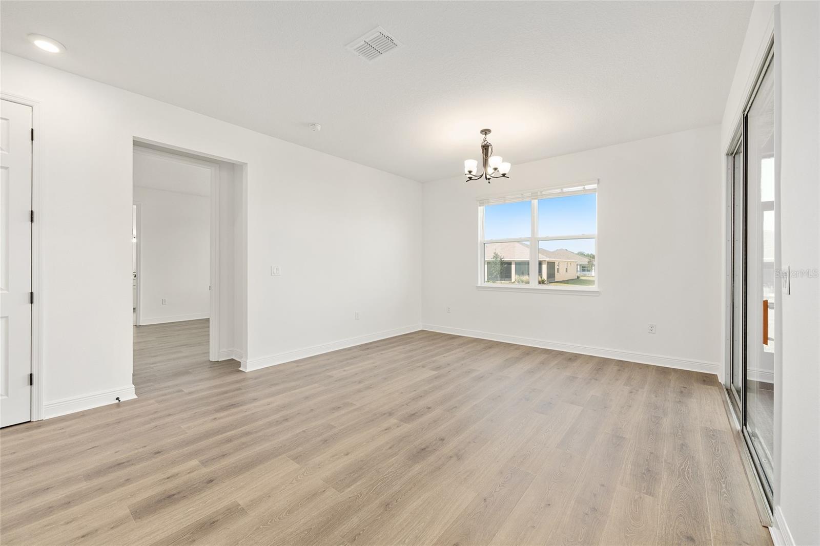 ON TOP OF THE WORLD - Residential