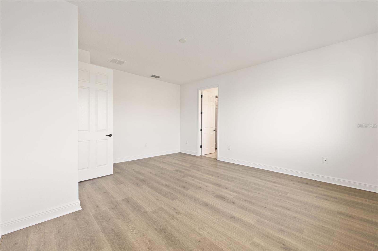 ON TOP OF THE WORLD - Residential