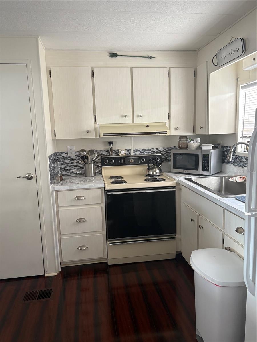 8300 SEMINOLE BOULEVARD 229