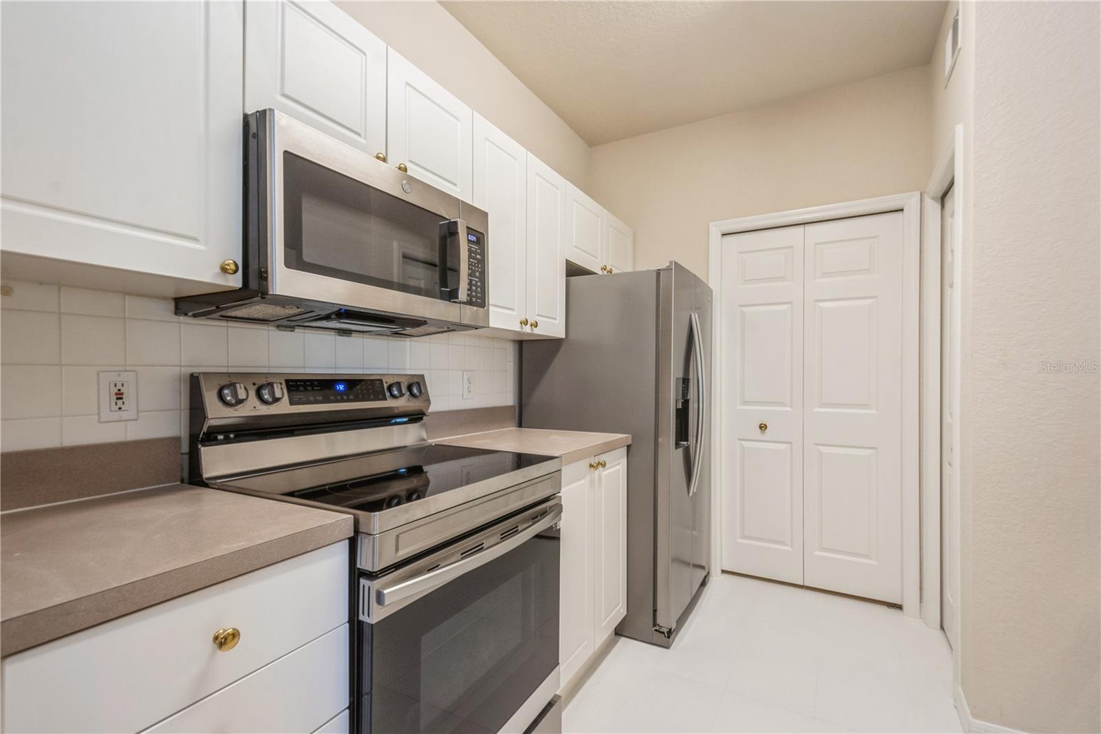 SERENADE ON PALMER RANCH - Residential Lease