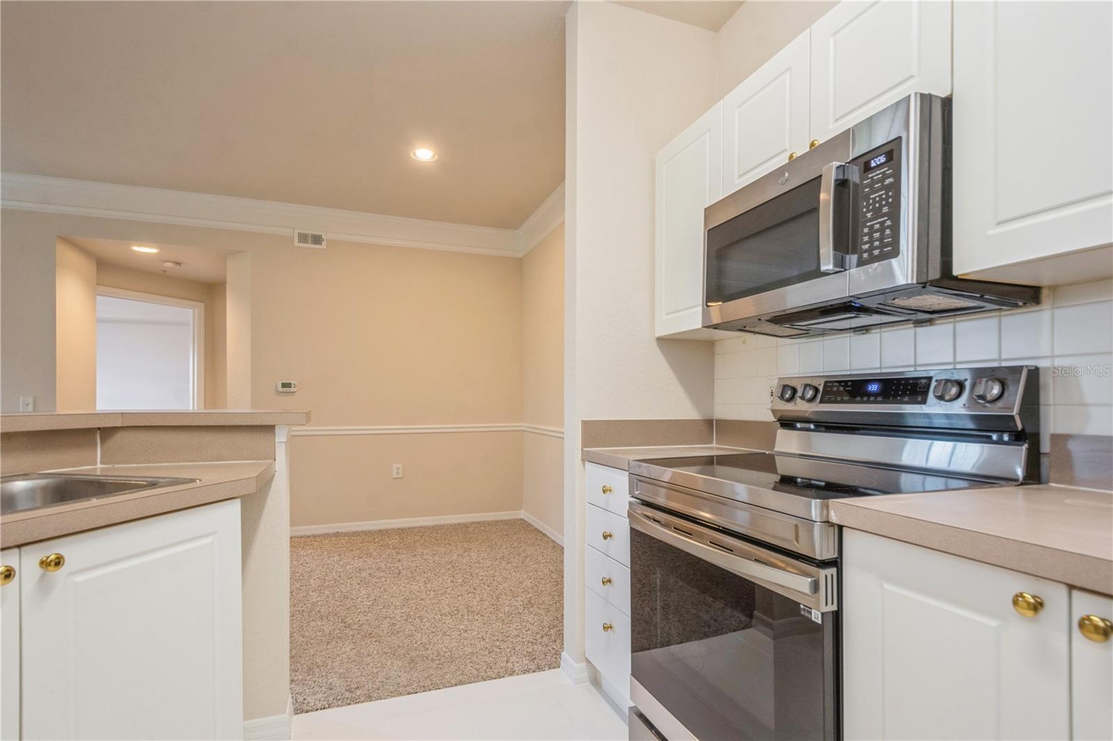 SERENADE ON PALMER RANCH - Residential Lease