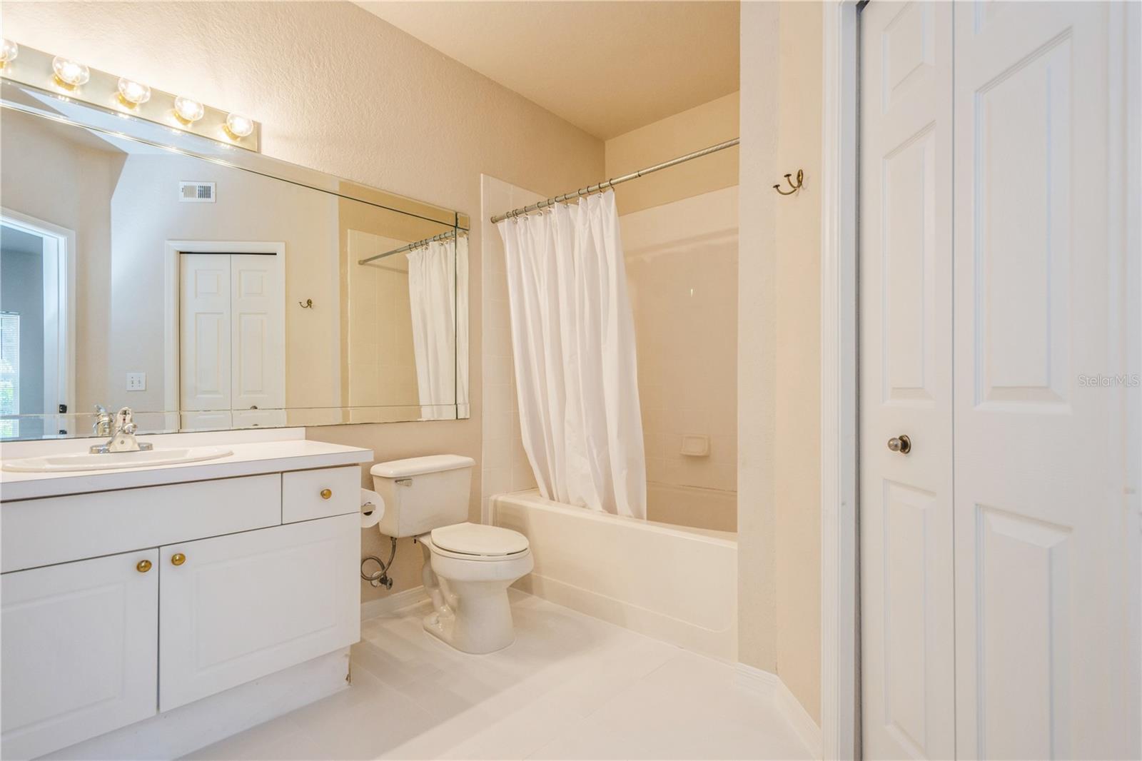 SERENADE ON PALMER RANCH - Residential Lease