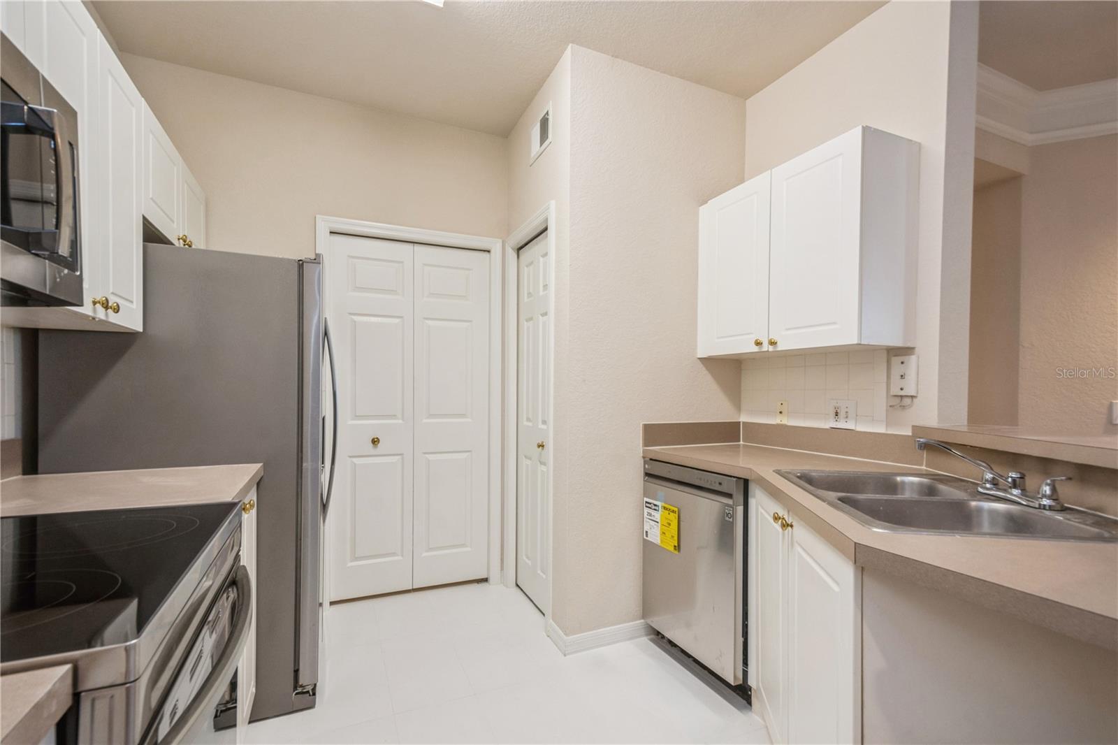 SERENADE ON PALMER RANCH - Residential Lease