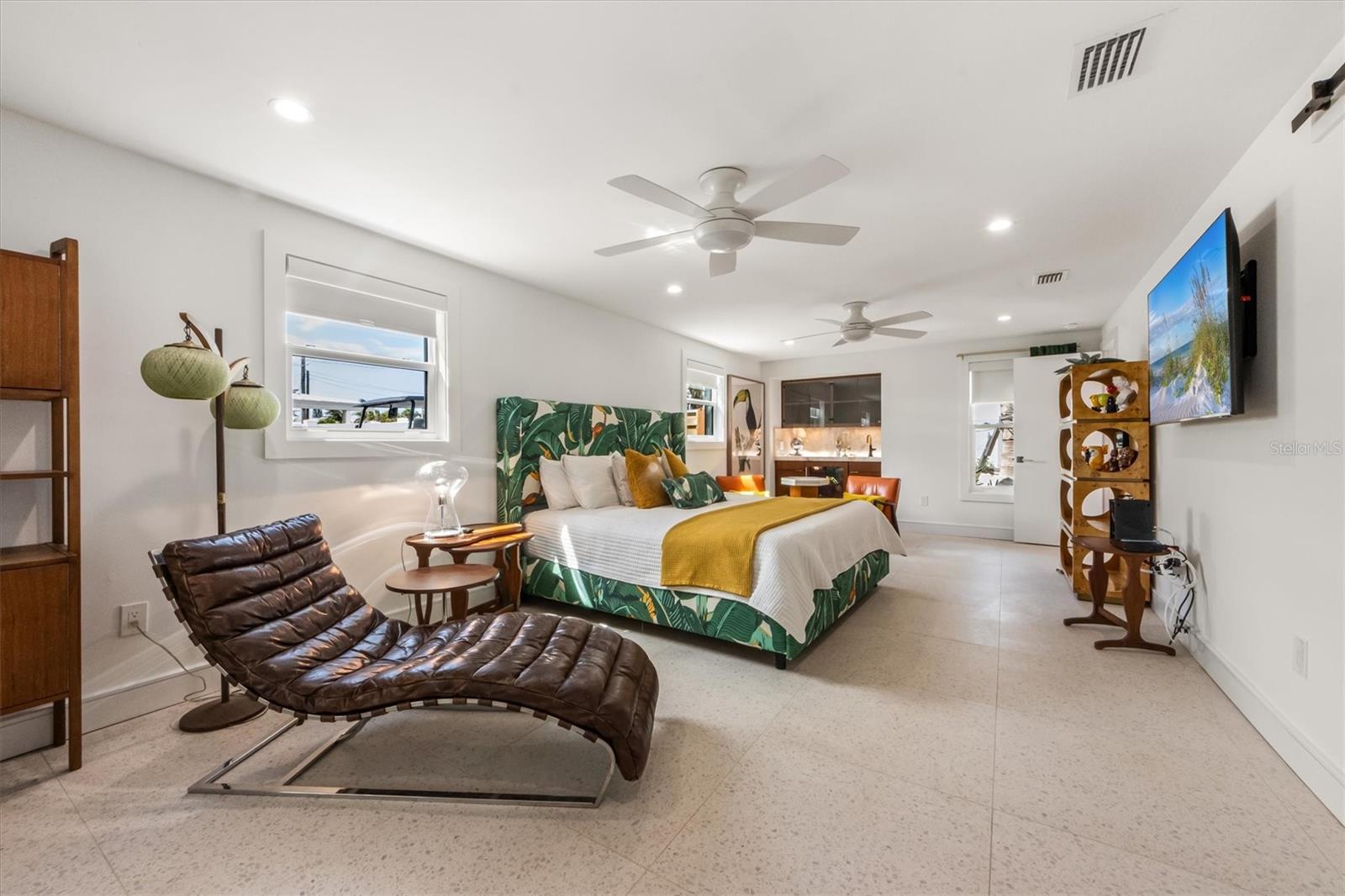 HOLMES BEACH 17TH UNIT - Residential