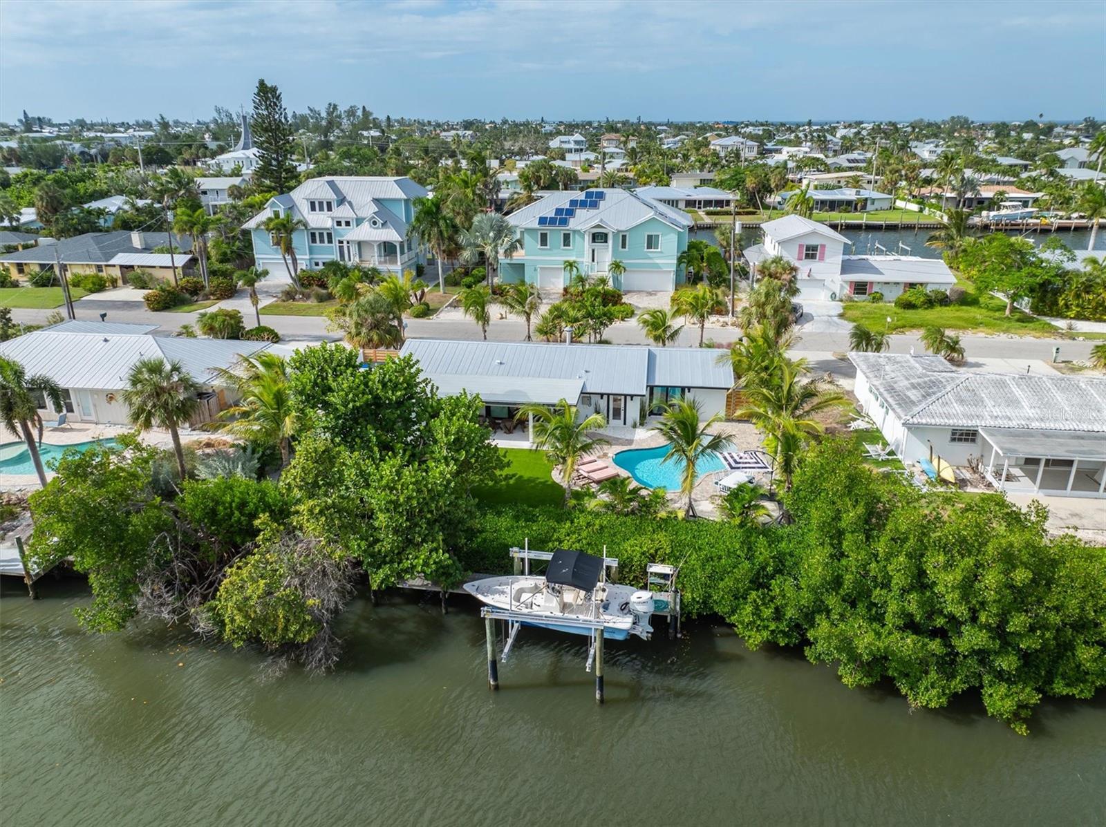 HOLMES BEACH 17TH UNIT - Residential