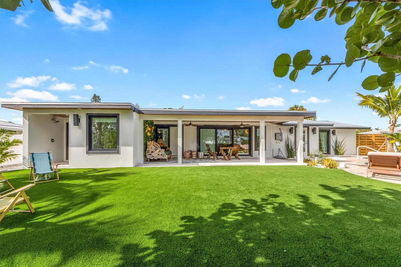 HOLMES BEACH 17TH UNIT - Residential