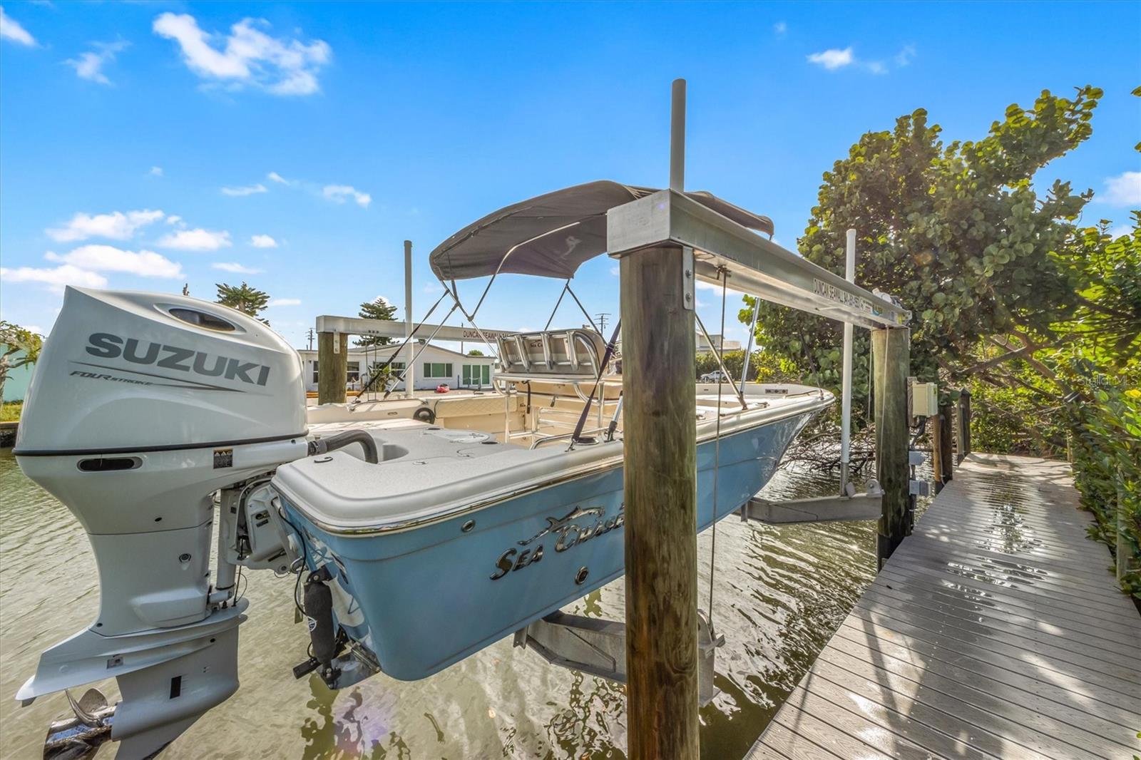 HOLMES BEACH 17TH UNIT - Residential