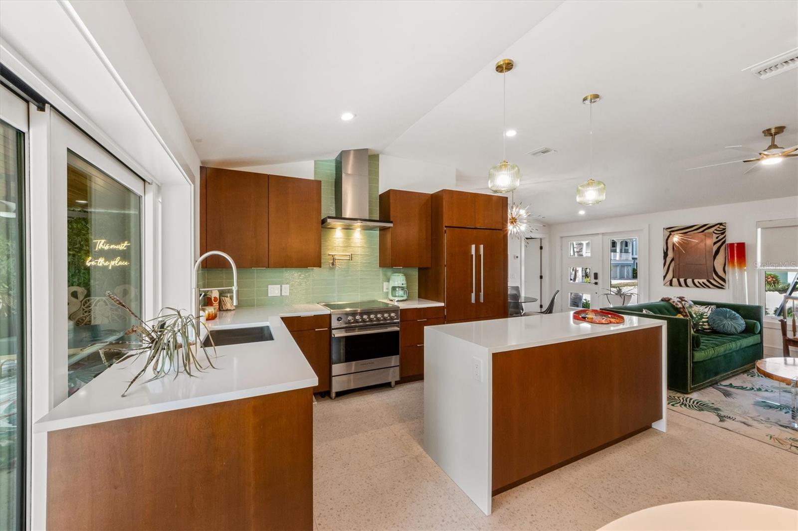 HOLMES BEACH 17TH UNIT - Residential