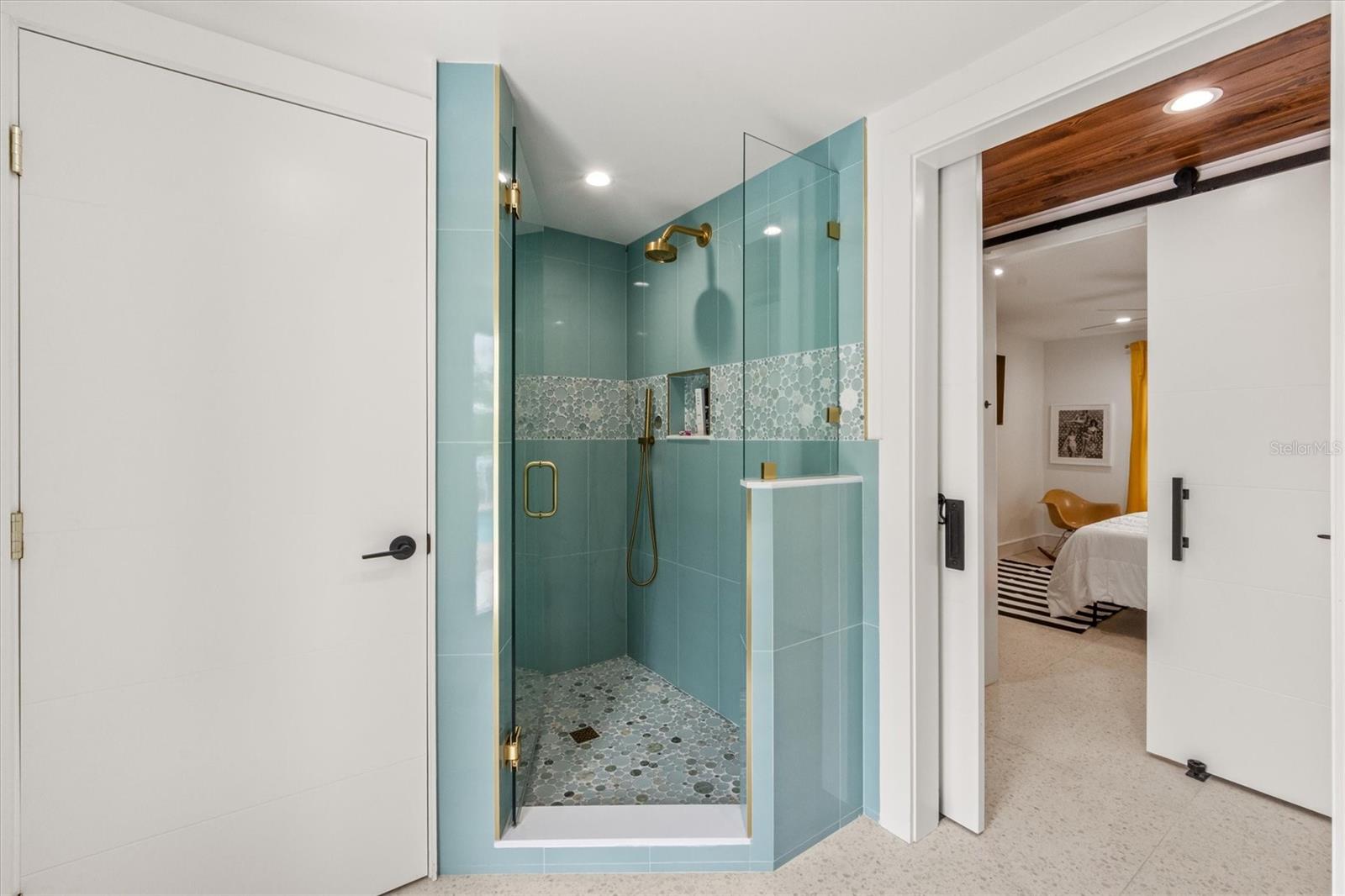 HOLMES BEACH 17TH UNIT - Residential