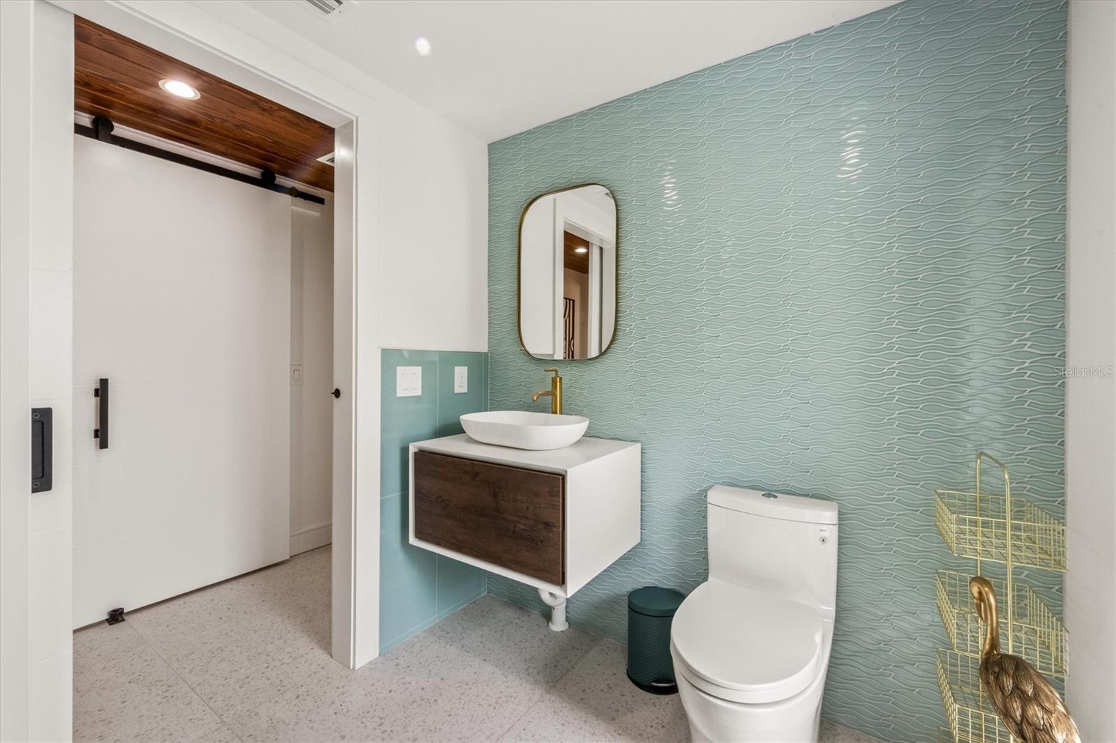 HOLMES BEACH 17TH UNIT - Residential