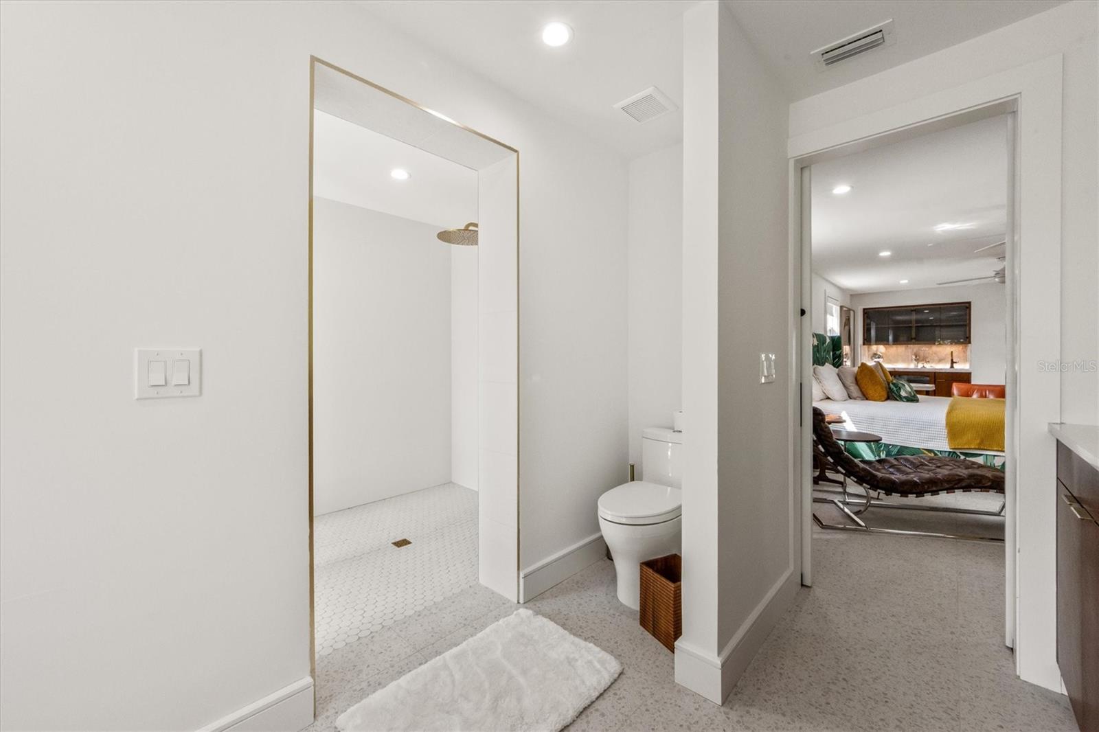 HOLMES BEACH 17TH UNIT - Residential