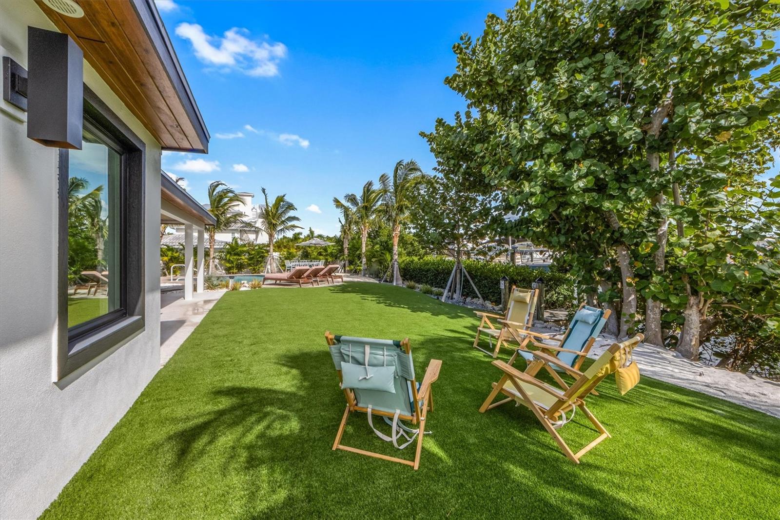 HOLMES BEACH 17TH UNIT - Residential