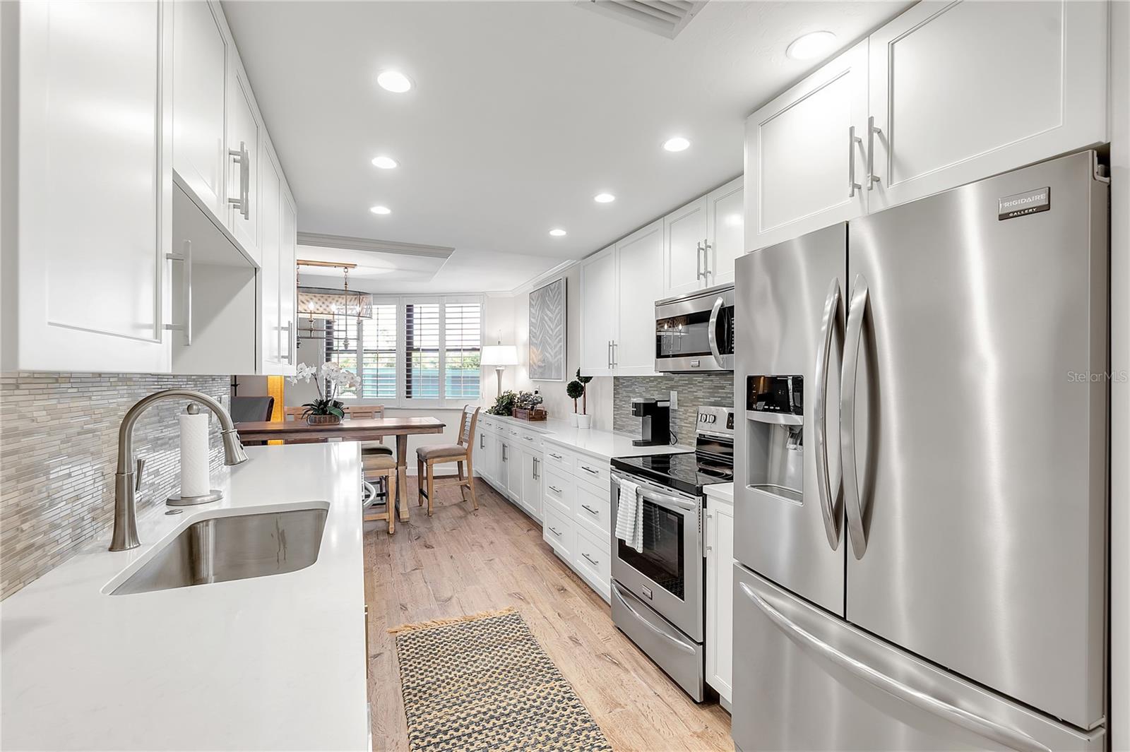 PRIVATEER SOUTH - Residential