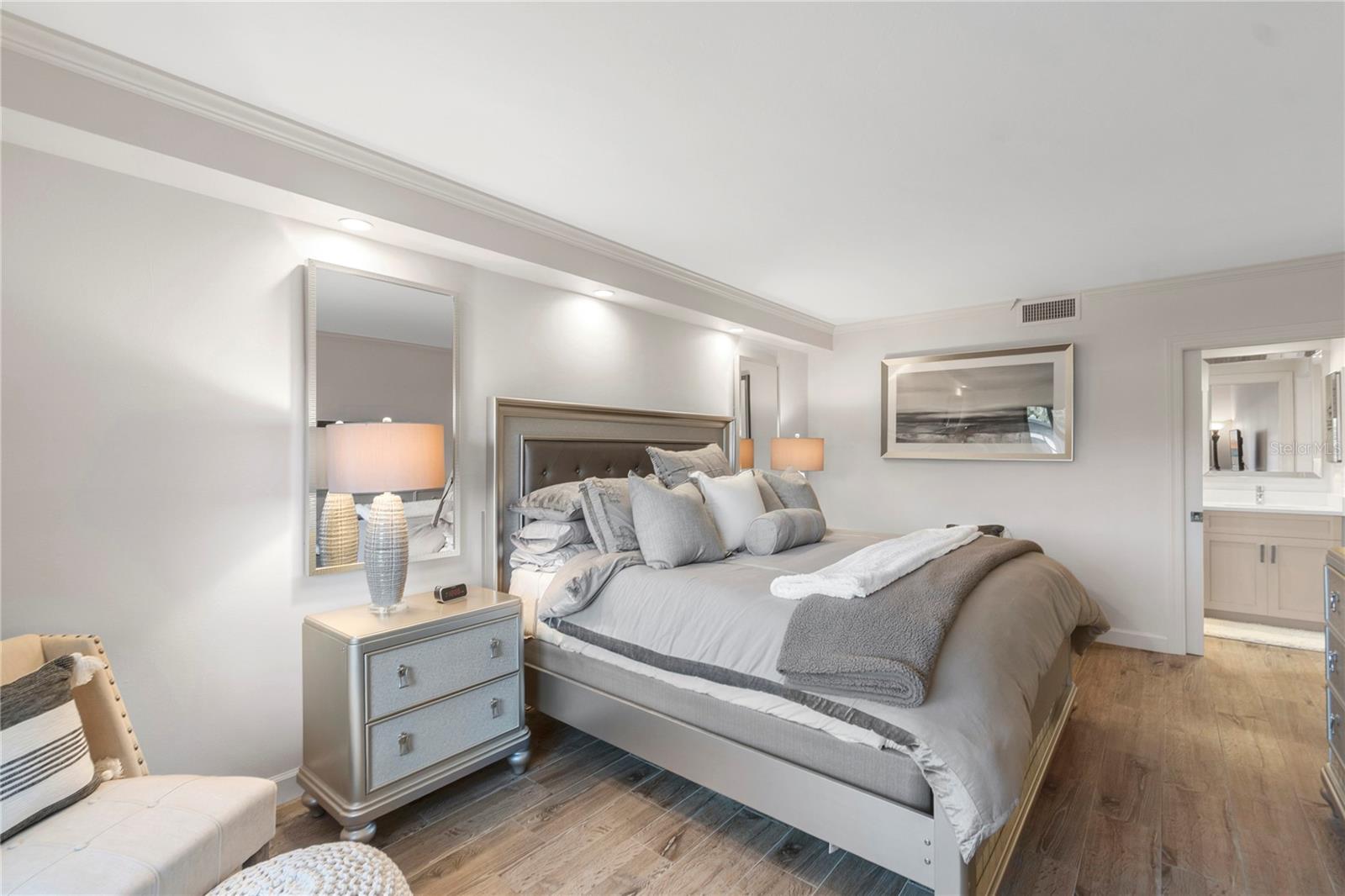 PRIVATEER SOUTH - Residential