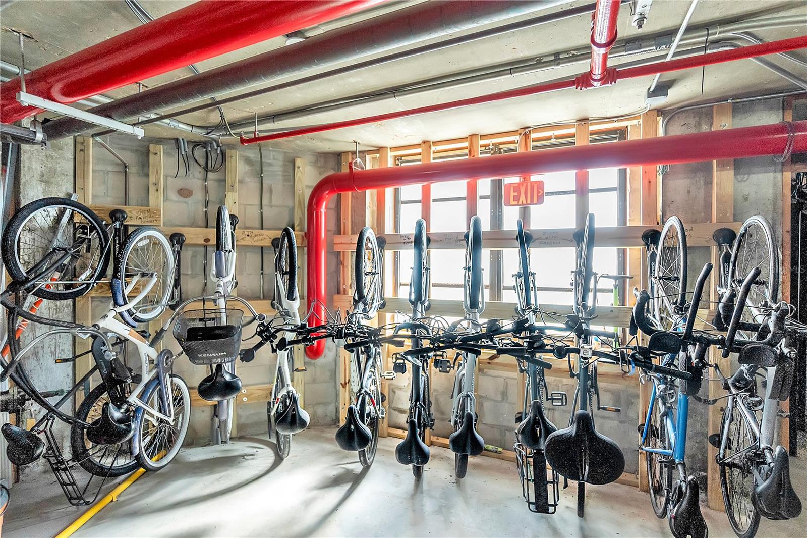 PRIVATEER SOUTH - Residential