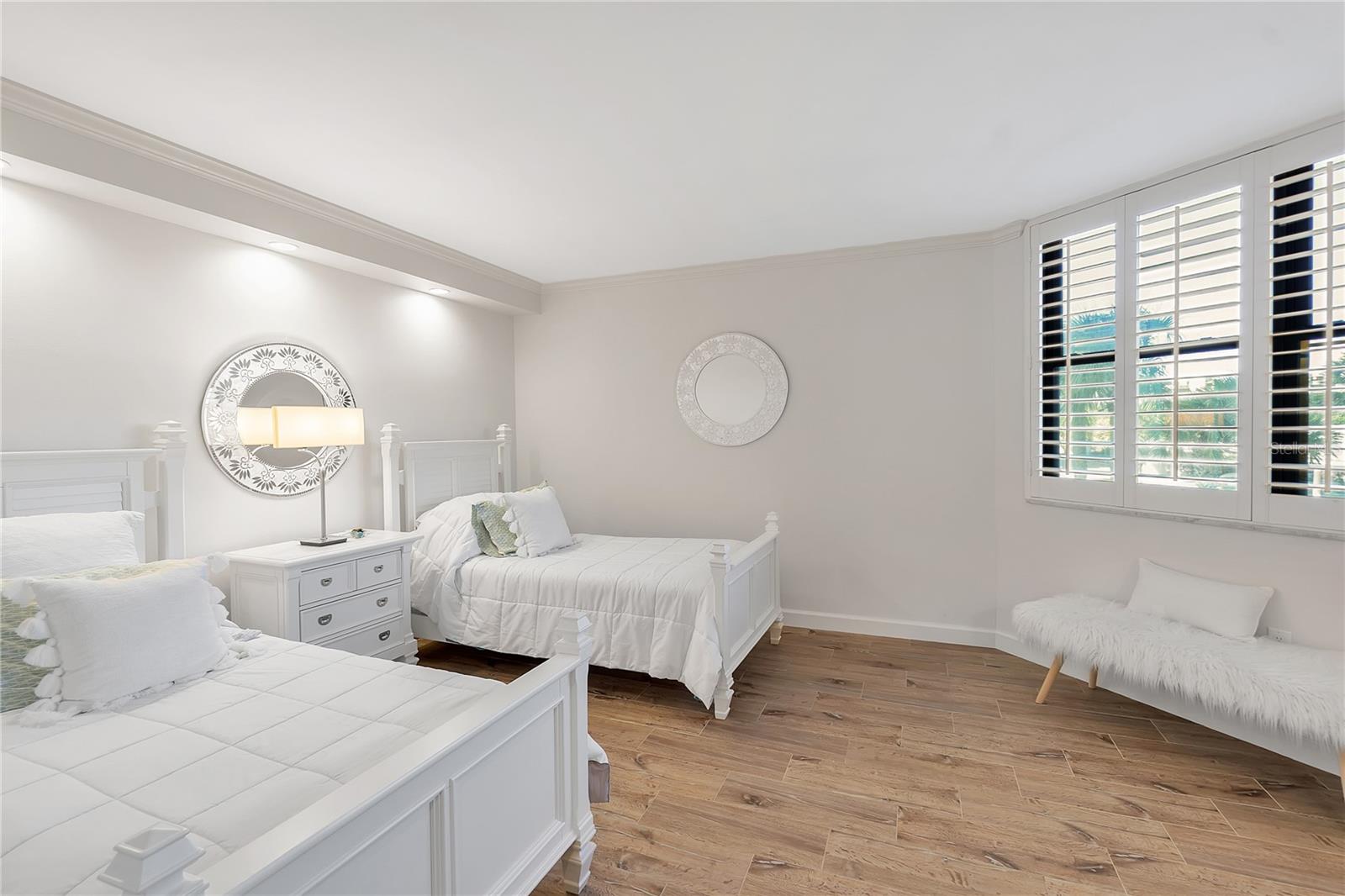 PRIVATEER SOUTH - Residential