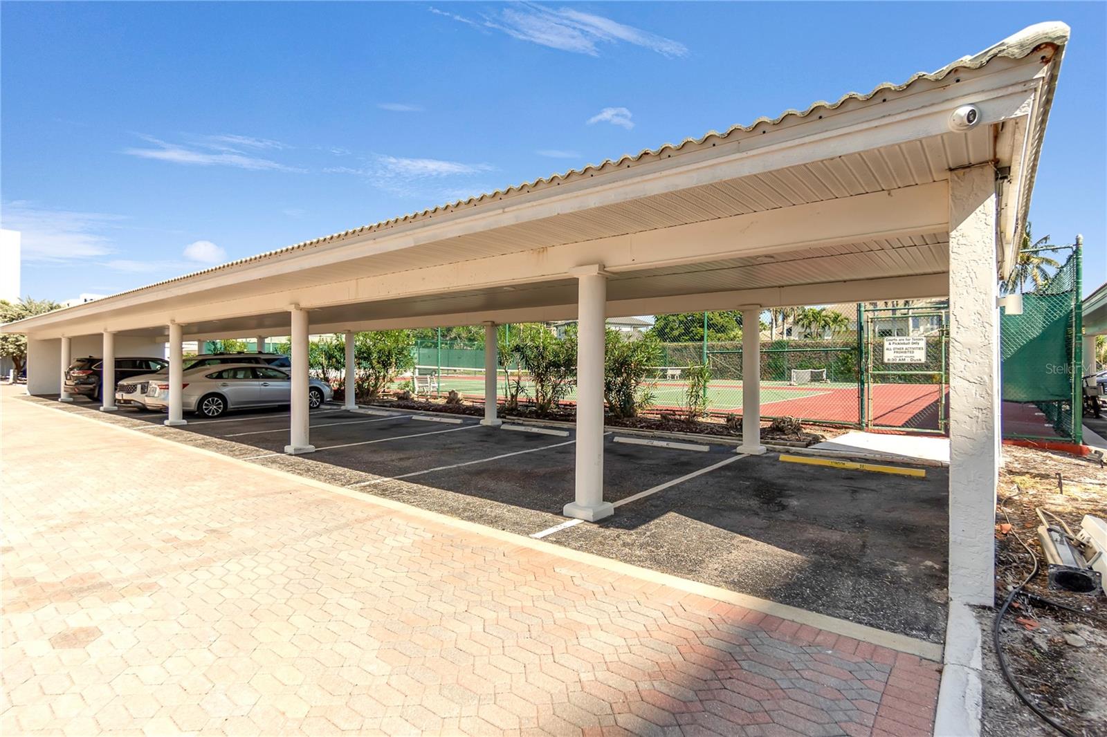 PRIVATEER SOUTH - Residential