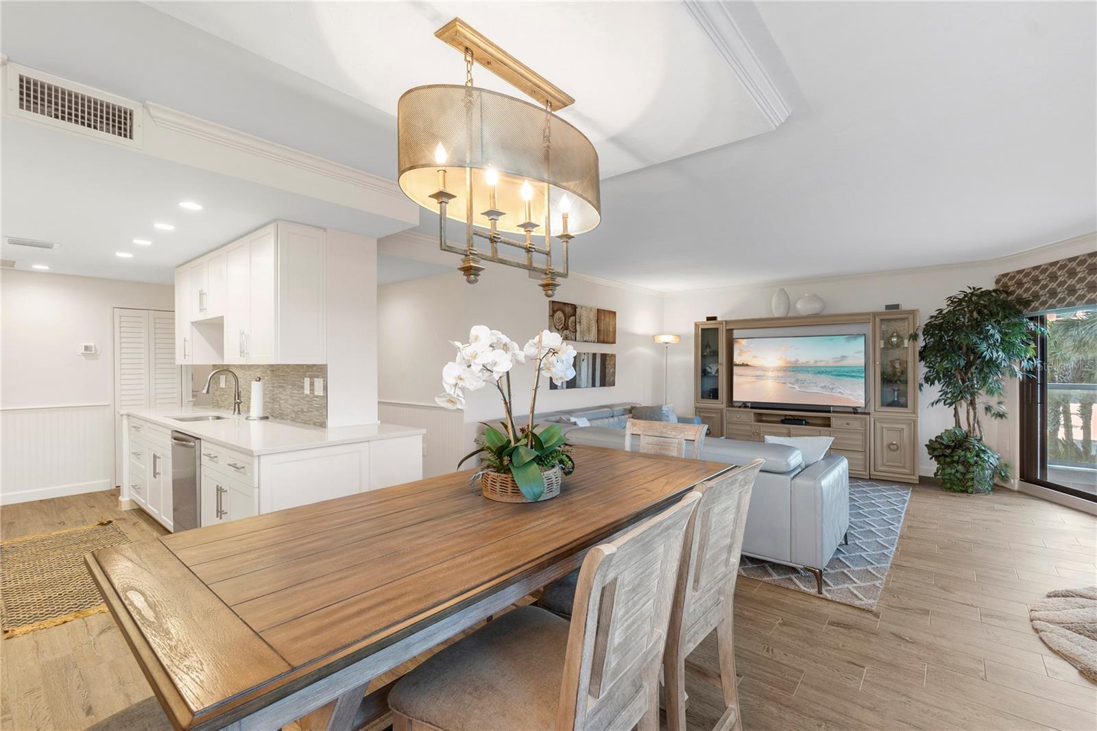 PRIVATEER SOUTH - Residential