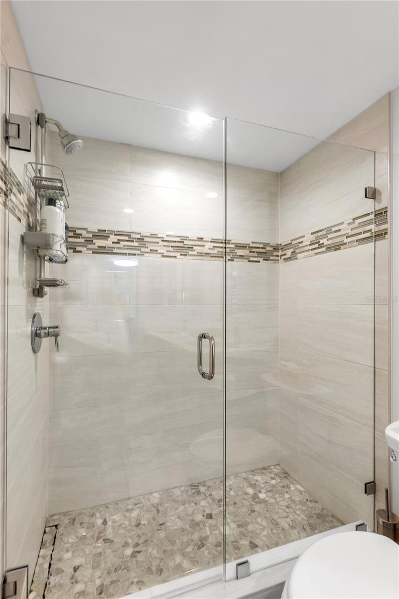 PRIVATEER SOUTH - Residential