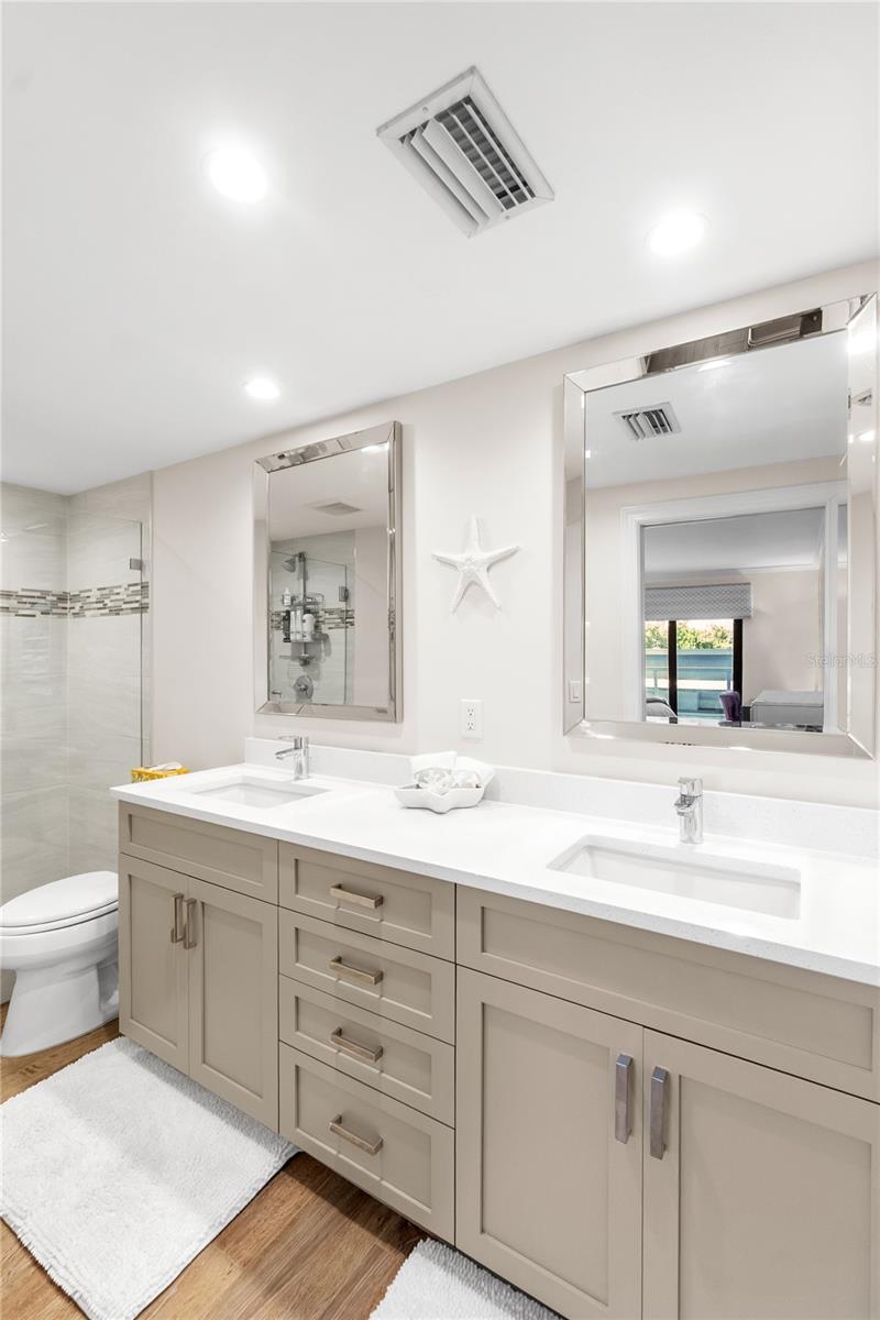 PRIVATEER SOUTH - Residential