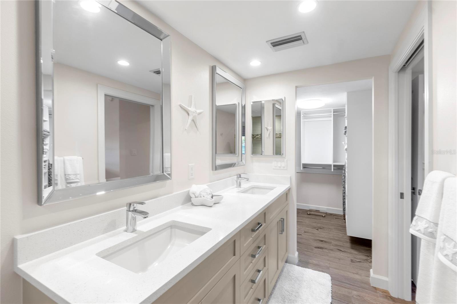 PRIVATEER SOUTH - Residential