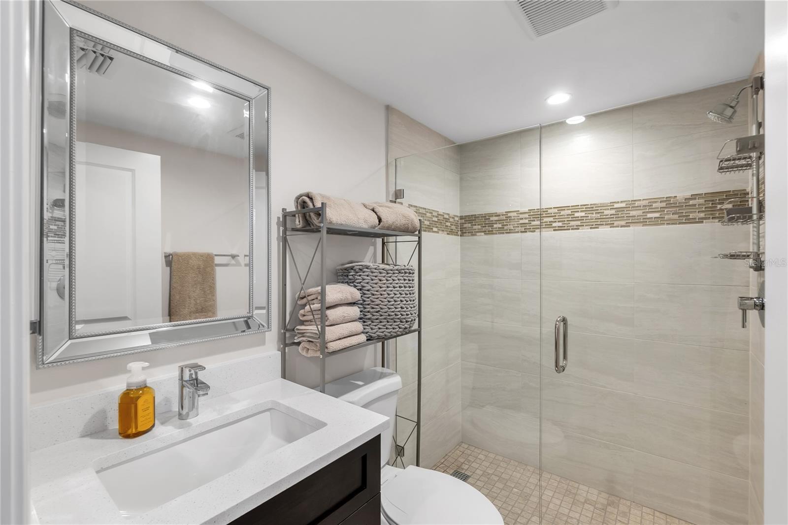 PRIVATEER SOUTH - Residential